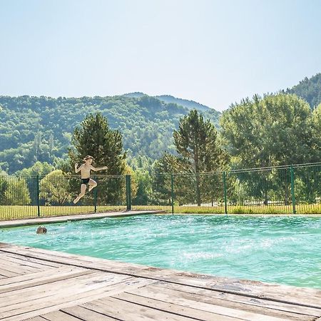 Les Chalets De Booz Saint-Germain-du-Teil Luaran gambar