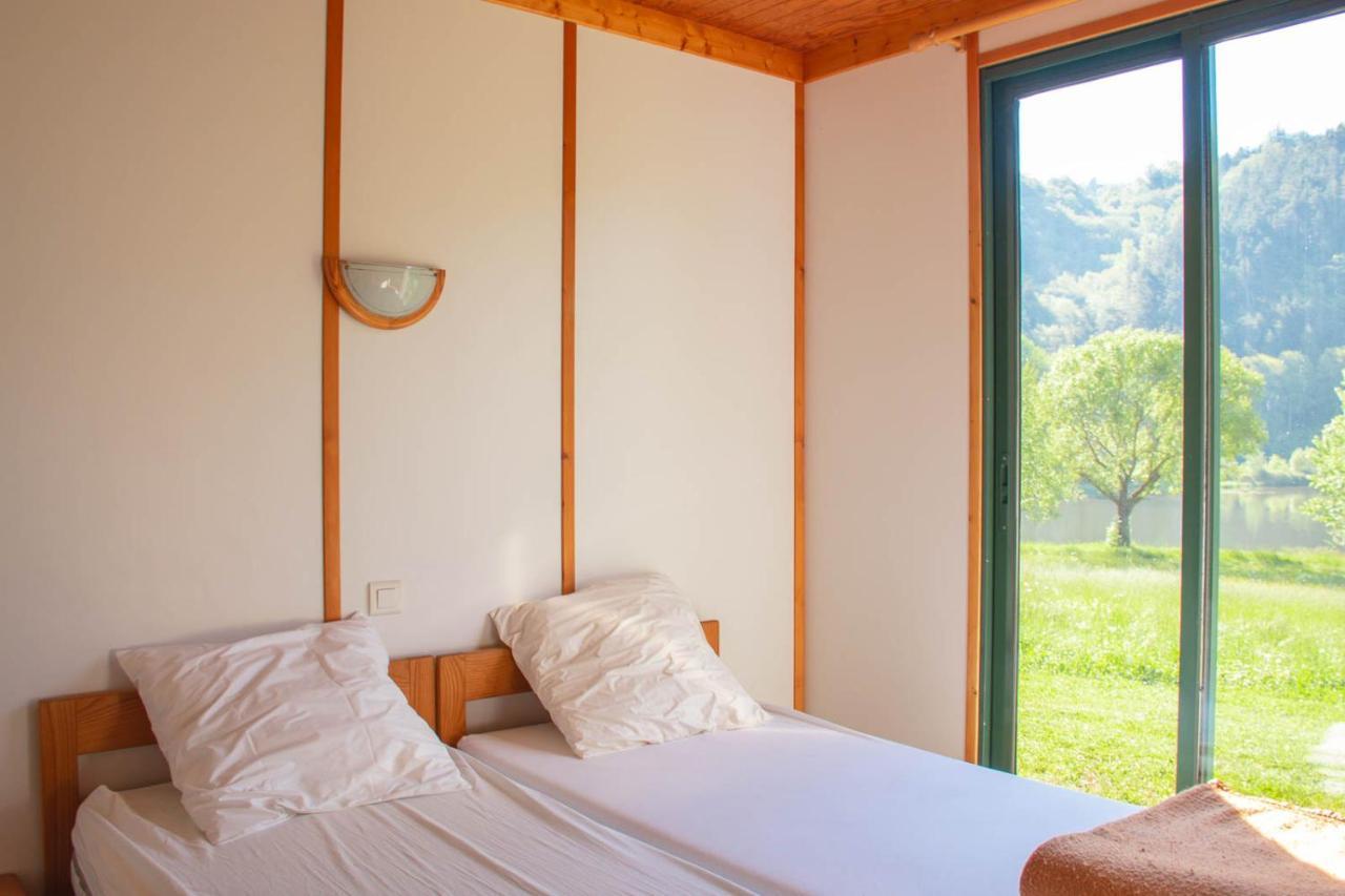 Les Chalets De Booz Saint-Germain-du-Teil Luaran gambar