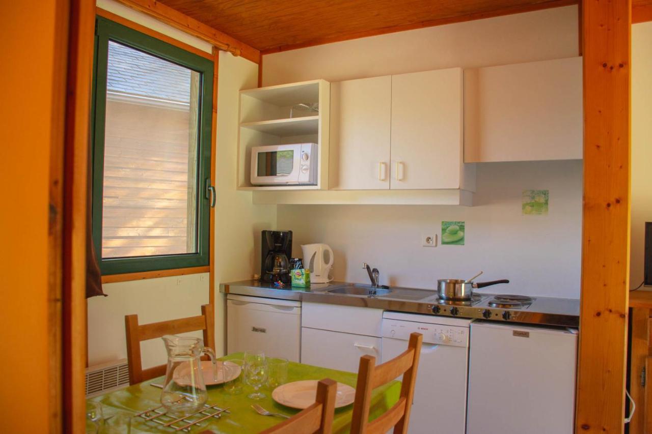 Les Chalets De Booz Saint-Germain-du-Teil Luaran gambar