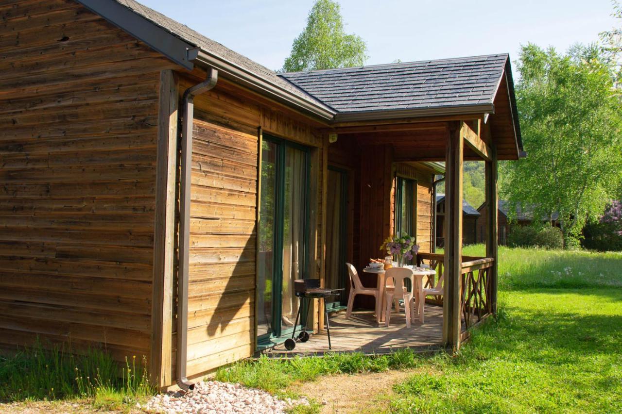 Les Chalets De Booz Saint-Germain-du-Teil Luaran gambar