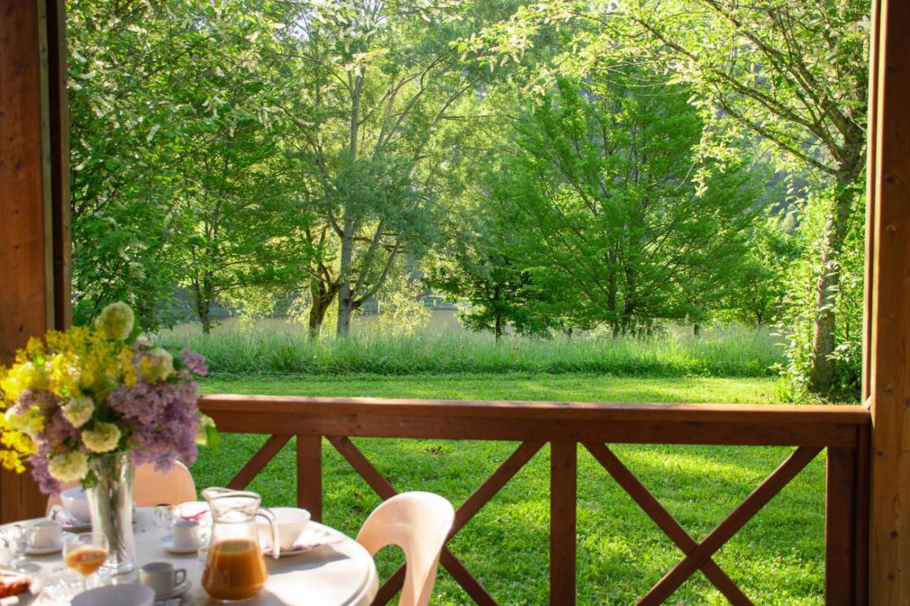 Les Chalets De Booz Saint-Germain-du-Teil Luaran gambar