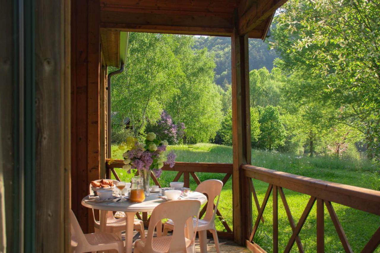 Les Chalets De Booz Saint-Germain-du-Teil Luaran gambar