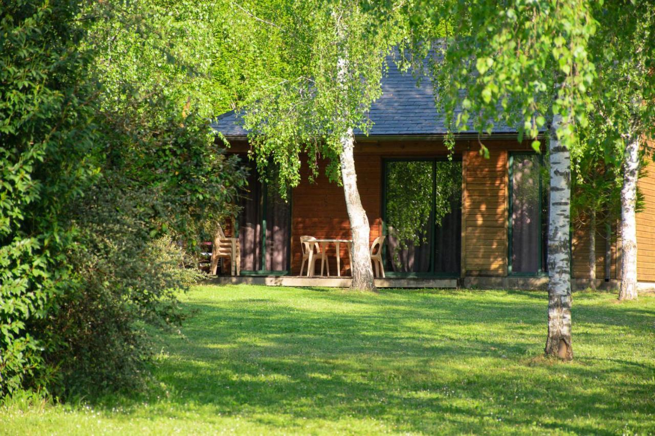Les Chalets De Booz Saint-Germain-du-Teil Luaran gambar