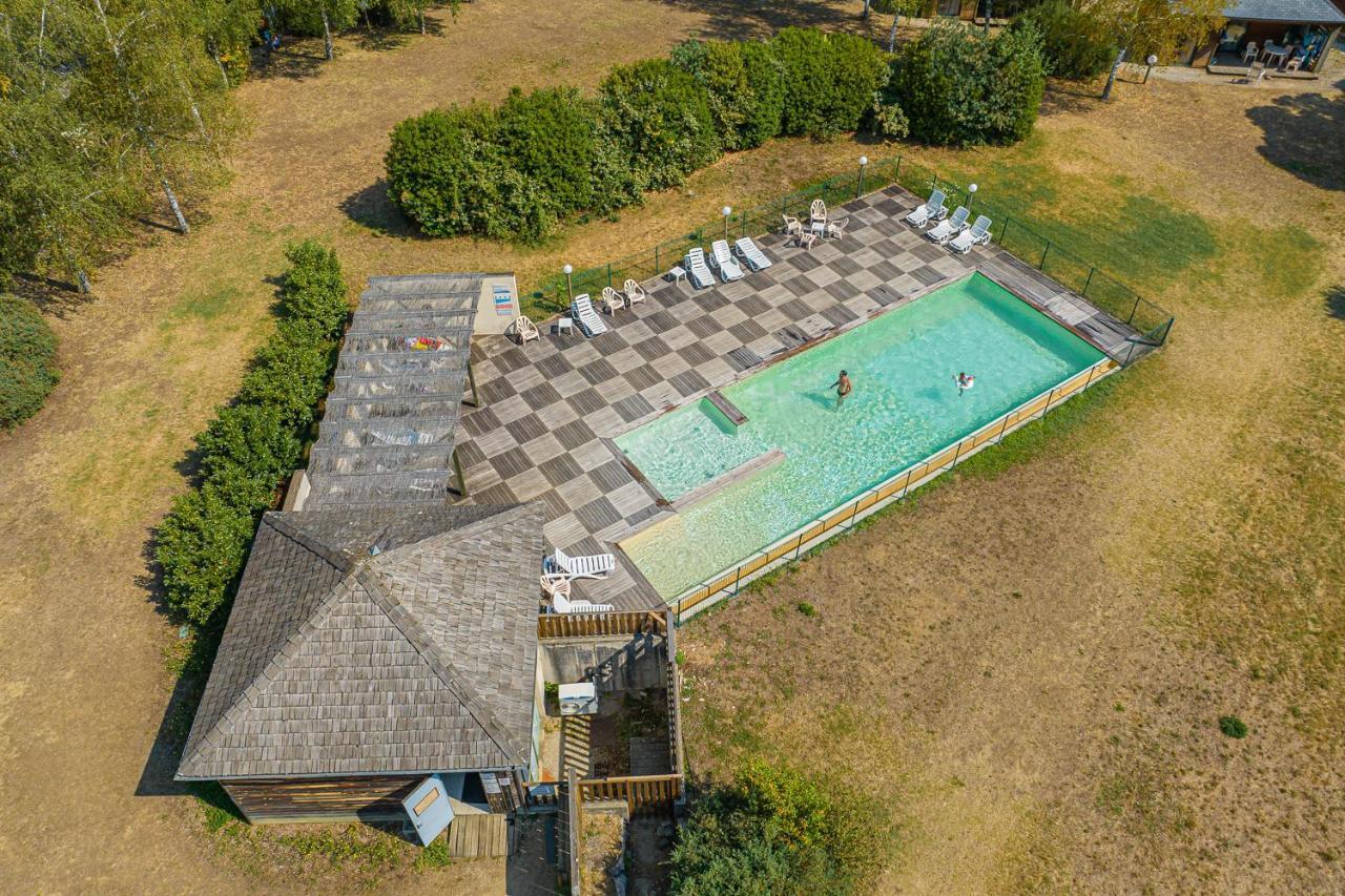 Les Chalets De Booz Saint-Germain-du-Teil Luaran gambar