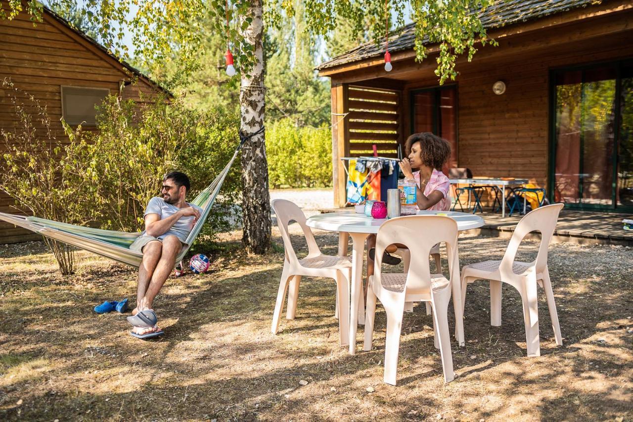 Les Chalets De Booz Saint-Germain-du-Teil Luaran gambar